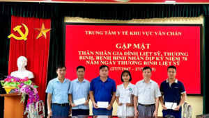 Trung tâm Y tế khu vực Văn Chấn gặp mặt, tri ân thân nhân thương binh, bệnh binh, liệt sĩ nhân ngày 27/7